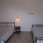 Mikro Nisi Studios & Apartments