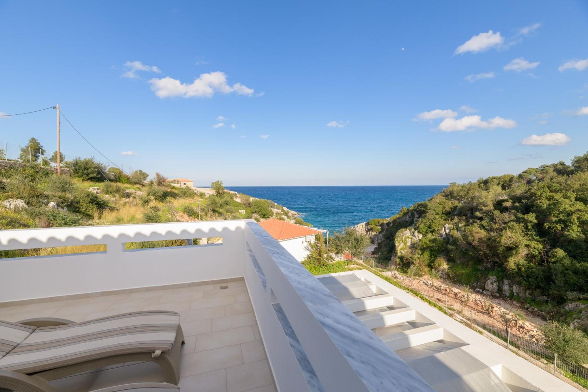 Mikro Nisi & * Agios Nikolaos (Zakynthos)