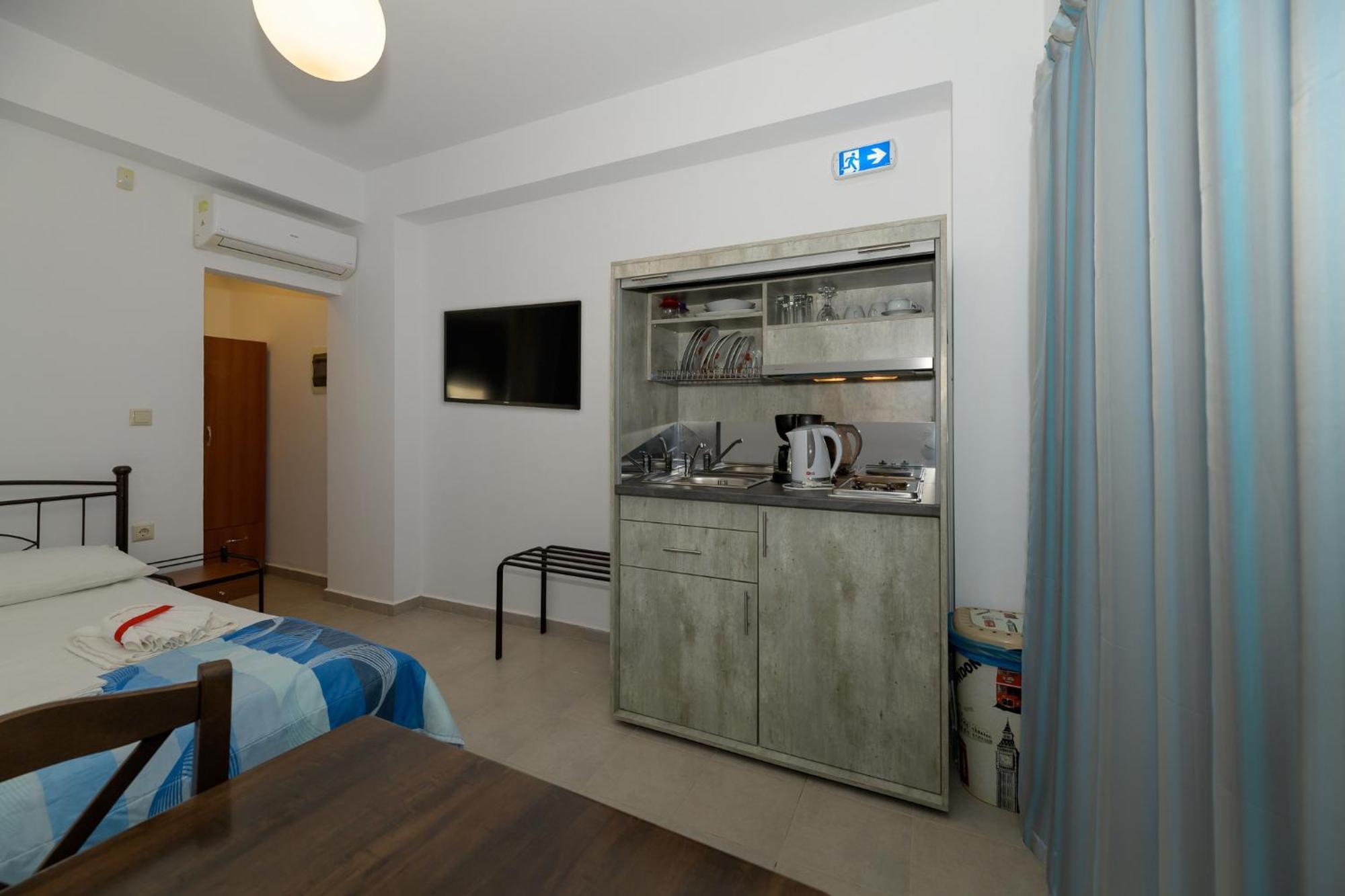 Mikro Nisi & Apartmán