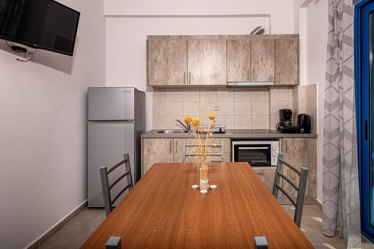 Mikro Nisi & Apartmán *
