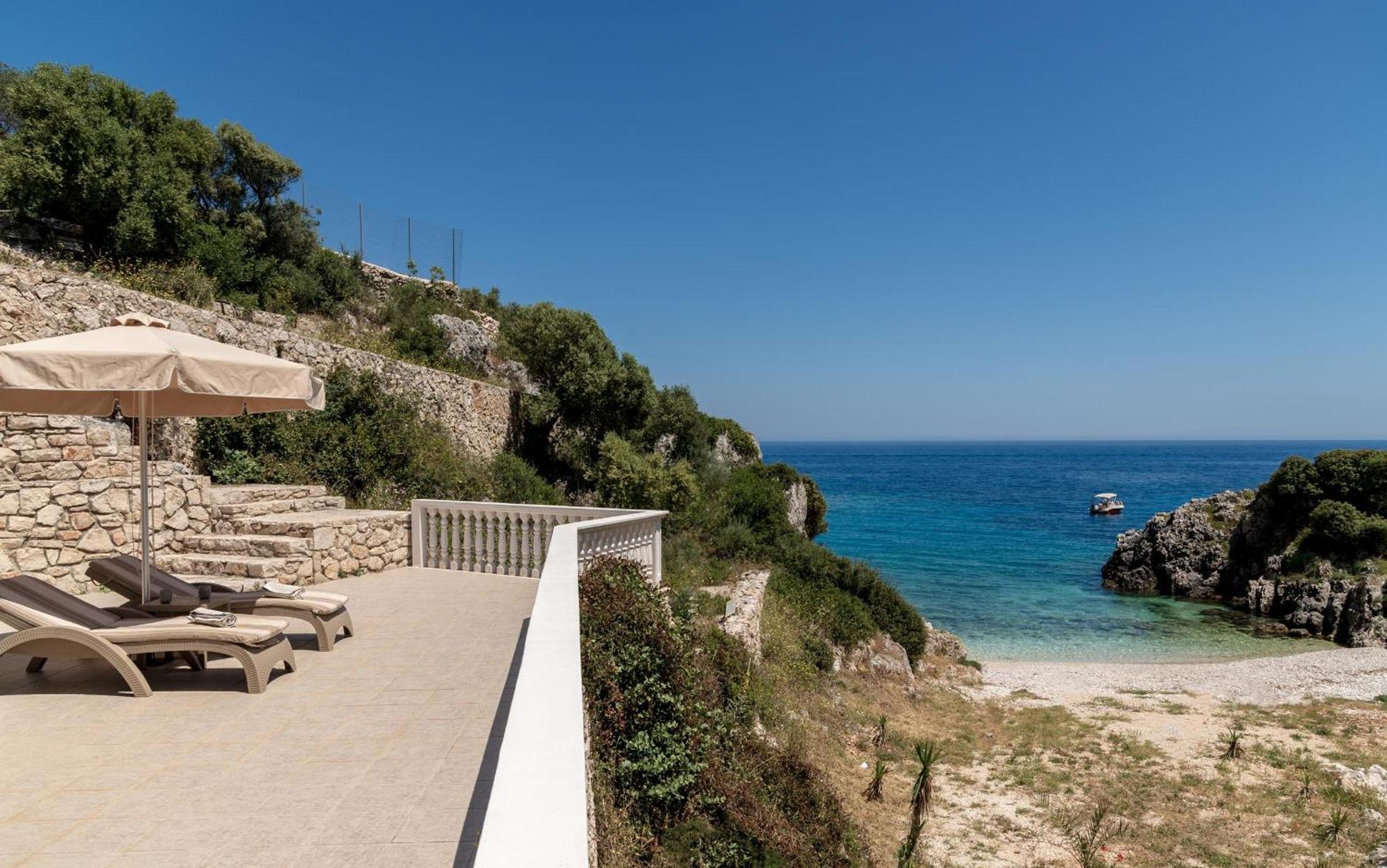 Mikro Nisi & * Agios Nikolaos (Zakynthos)