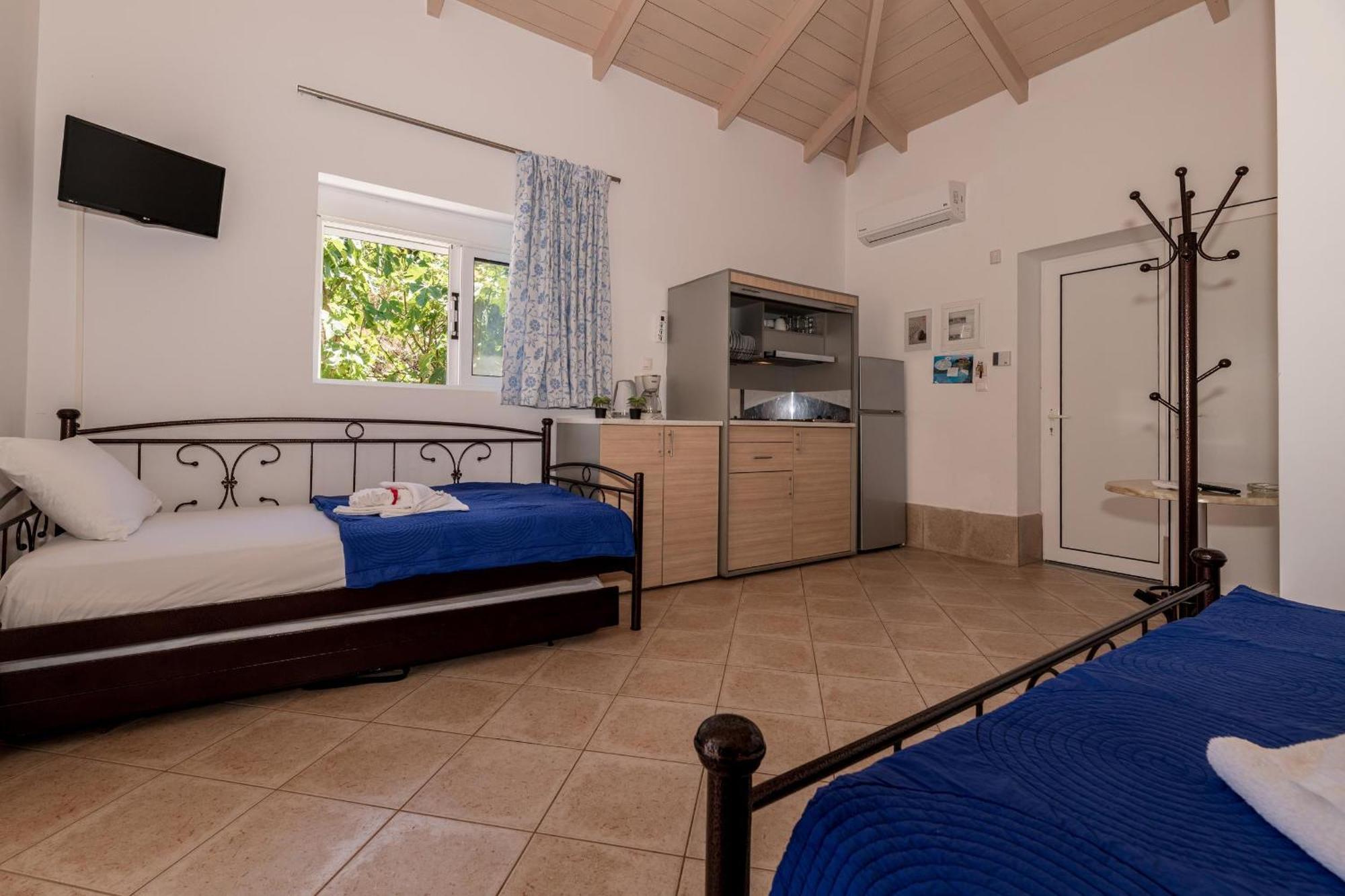 Mikro Nisi & Agios Nikolaos (Zakynthos)