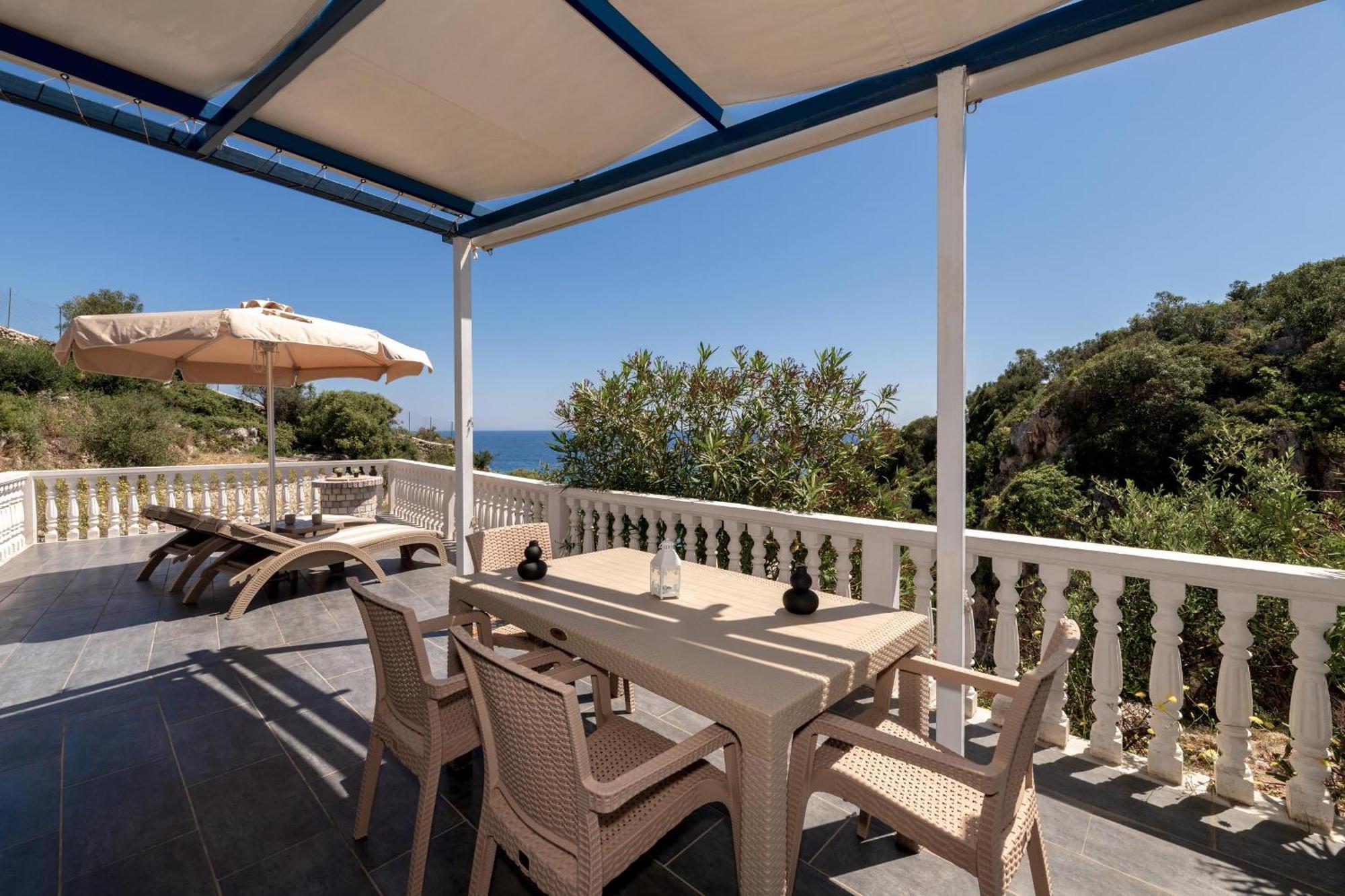 Mikro Nisi & Apartment *