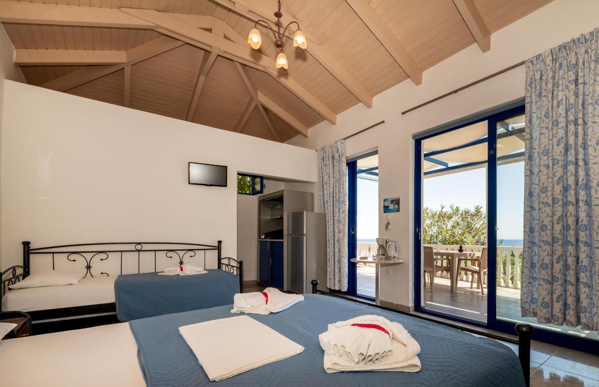 Mikro Nisi & Apartment