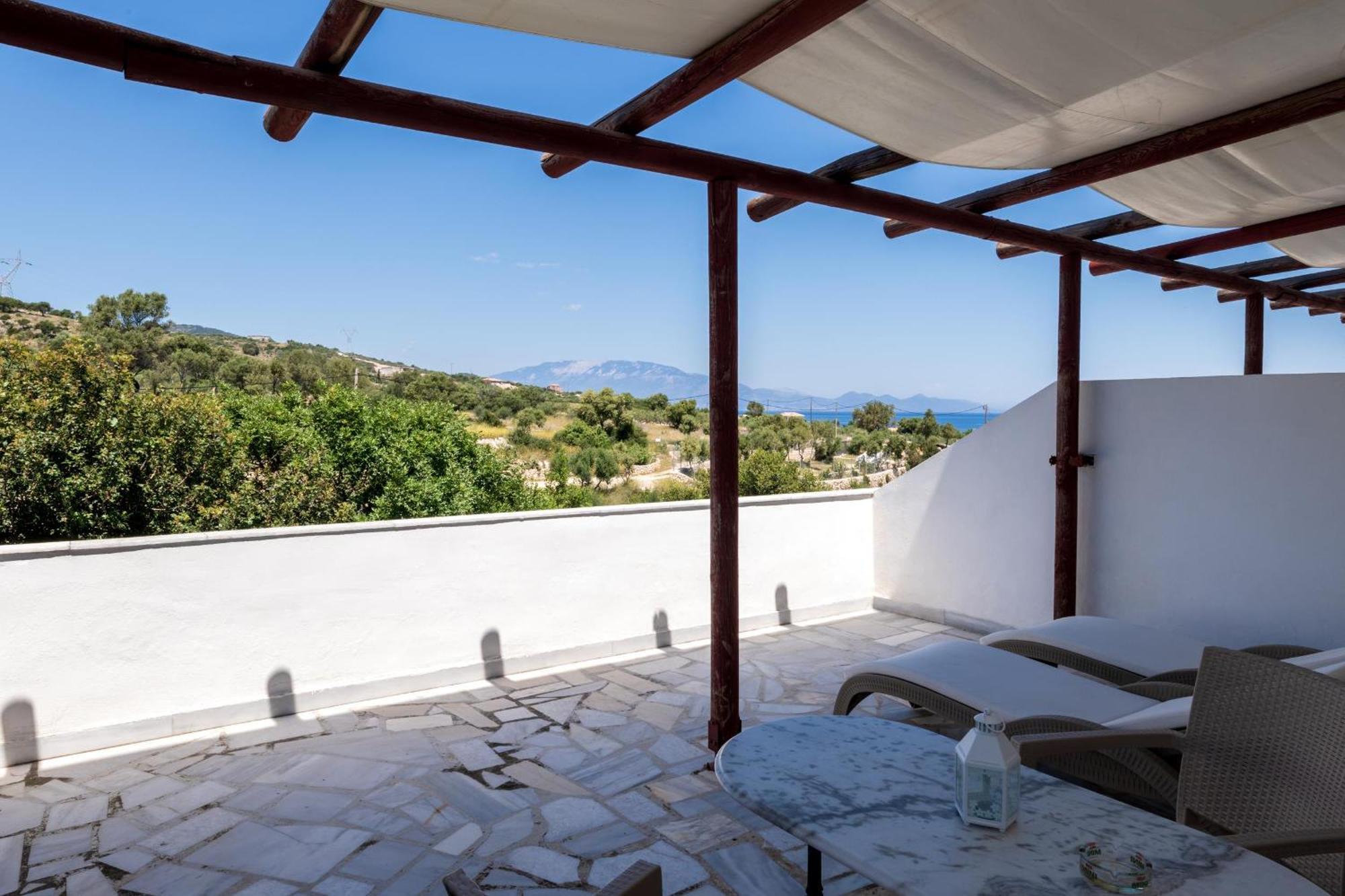 Mikro Nisi & Apartment *